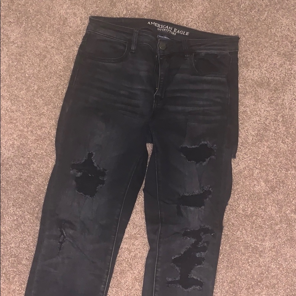 American Eagle distressed black wash jeans!